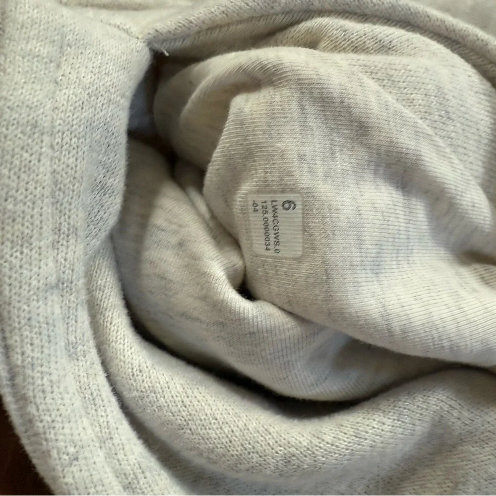 Lululemon 6 oatmeal grey Gray Zip-Up Hoodie with gold accents - Picture 6 of 6